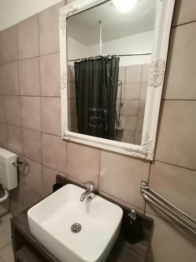 Apartman Lana *